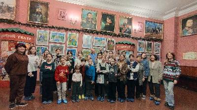 В Казачьем театре открылась выставка детского рисунка «Золушка. Зимняя сказка»