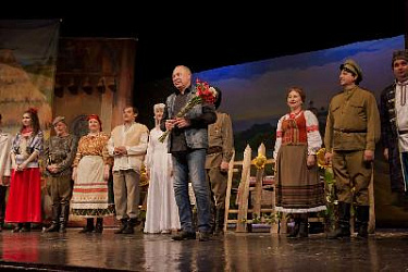 С успехом прошли гастроли Казачьего театра в театре Джигарханяна.
