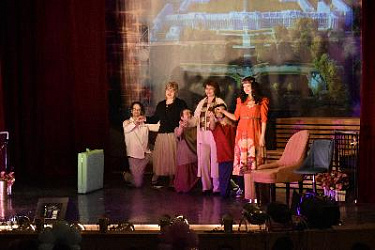 Волгоградский музыкально-драматический казачий театр показал в Астраханской области спектакль «Три красавицы»